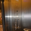 Ascenseur entre la galerie et le sous-sol de l'UQAM