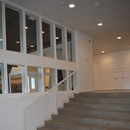 Escaliers entre la Petite et le Grande salle d'exposition
