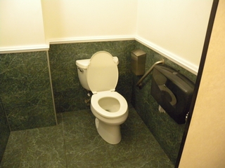 Toilette accessible Femme
