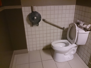 Salle de toilette réception