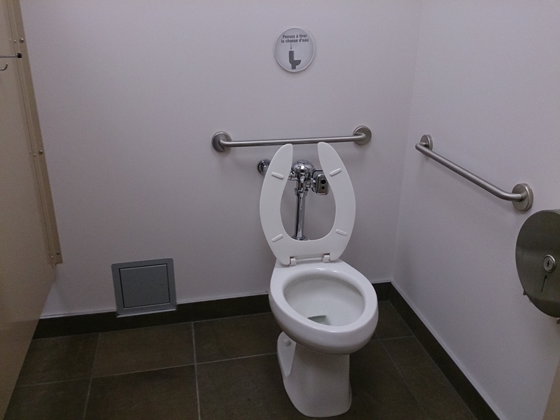 Cabinet accessible - Toilette hommes