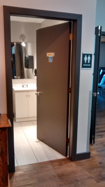 Salle de toilette / Restaurant