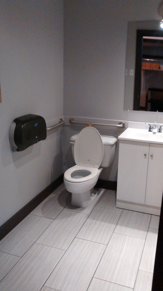 Salle de toilette près du restaurant