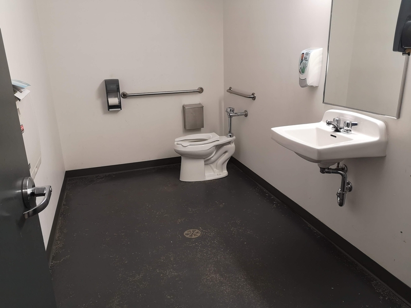 Salle de toilette située à l'étage
