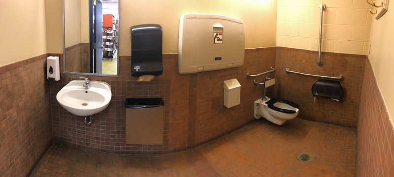 Salle de toilette mixte - 1er étage