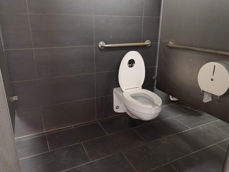 Salle de toilette accessible lors des salons - Niveau 0