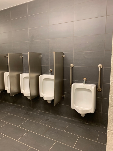 Salle de toilette accessible - Homme - Niveau 100 section 101-107