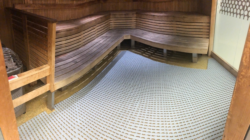 Vue d'ensemble de l'espace intérieur du sauna