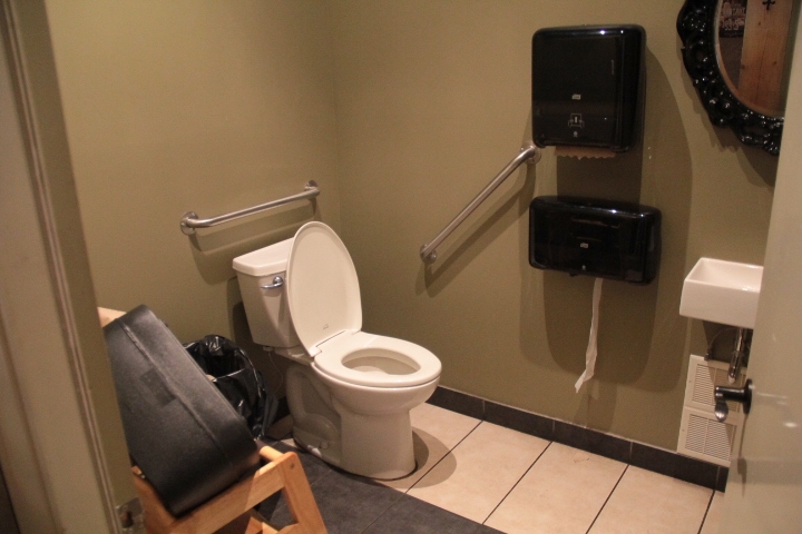 Salle de toilette universelle