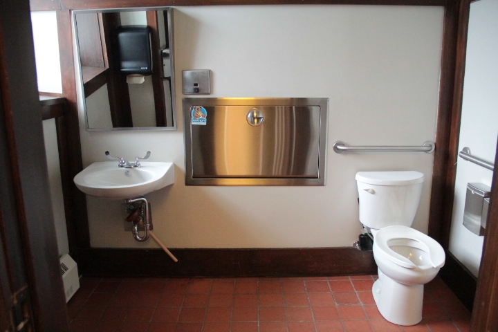 Salle de toilette universelle mixte