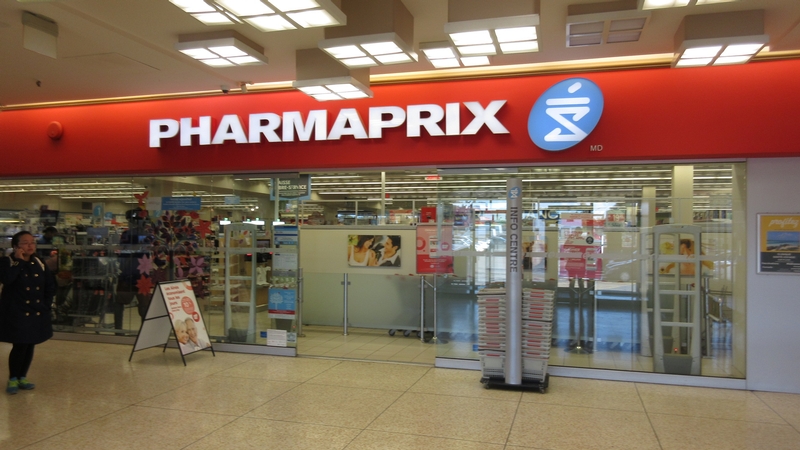 Pharmacie dans le centre commercial