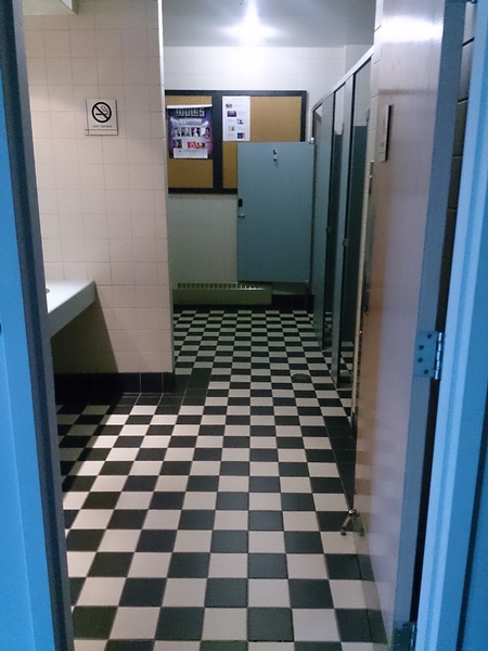 Salle de toilette des hommes