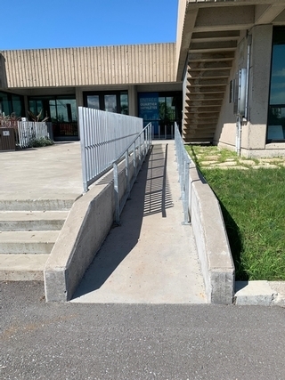 Rampe d'accès - Entrée arrière (vers la terrasse)