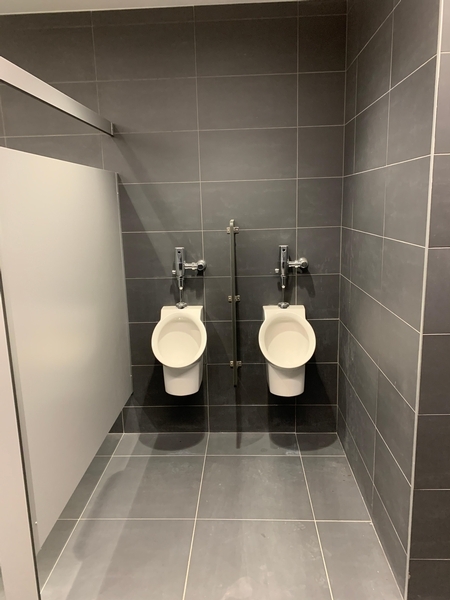 Salle de toilette - Niveau 2 et 3 - Près des estrades