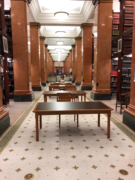 Espace intérieur de la bibliothèque du Parlement