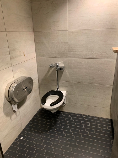 Salle de toilette - près du Subway