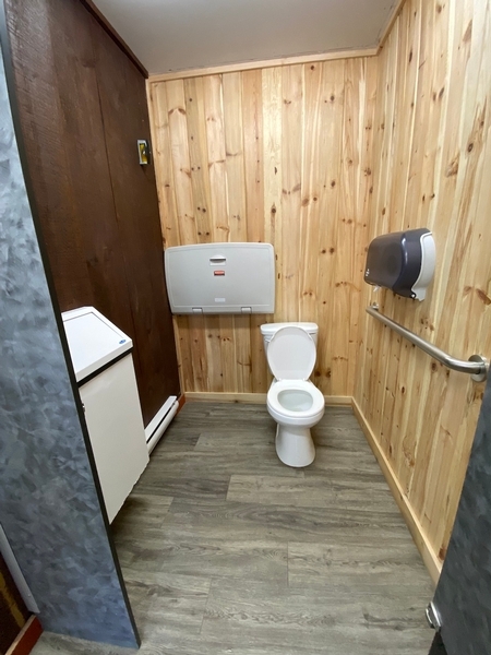 Bloc sanitaire 1: toilette homme 