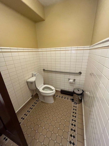 Salle de toilette 3e étage