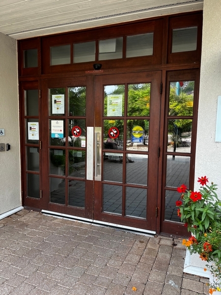 Hôtel entrée ouvre-porte