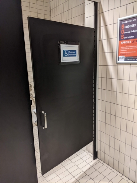 Toilette accessible 