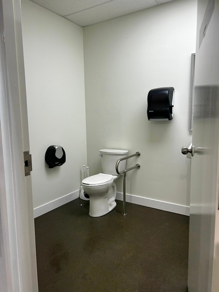 Salle de toilette universelle 