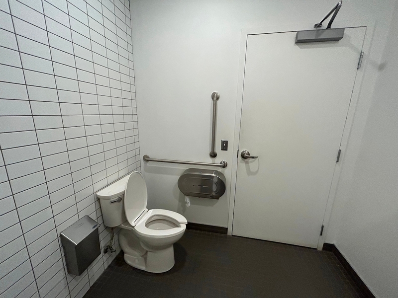 Rez-de-chaussée: salle de toilette