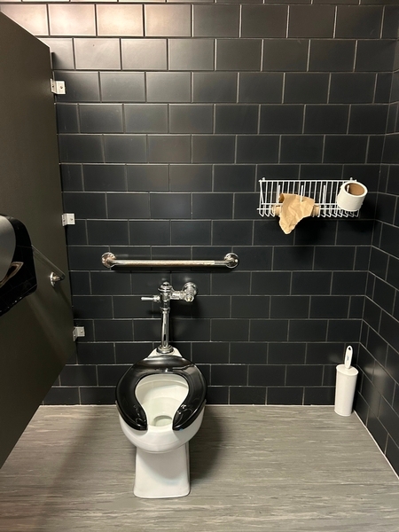 Toilette accessible des hommes