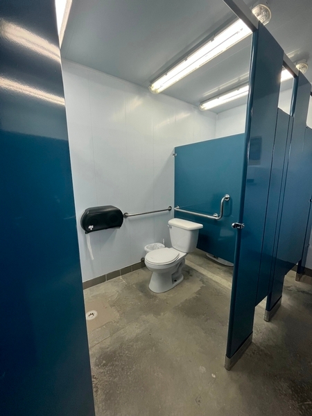 Pavillon d'accueil - cabinet de toilettes