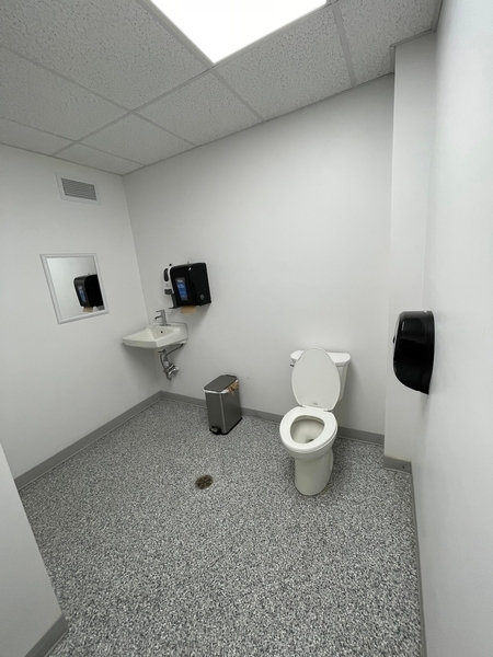 Salle de toilette non-accessible