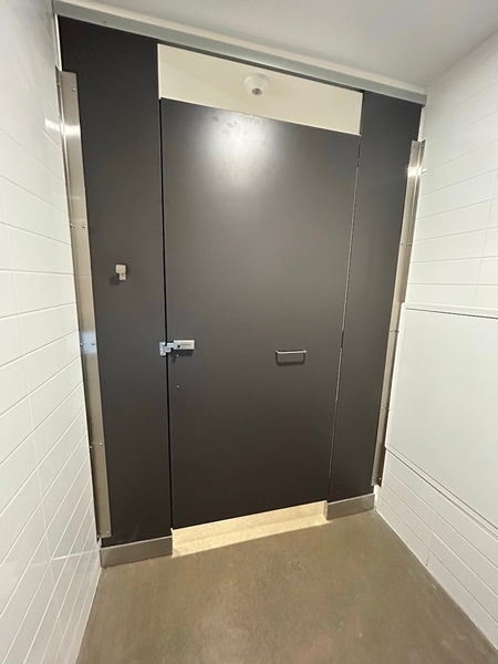 Porte intérieur du cabinet de toilette