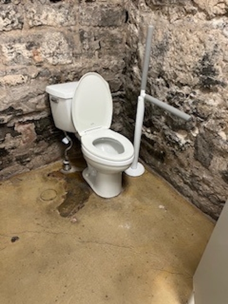 Toilette homme - Salle de Commune 