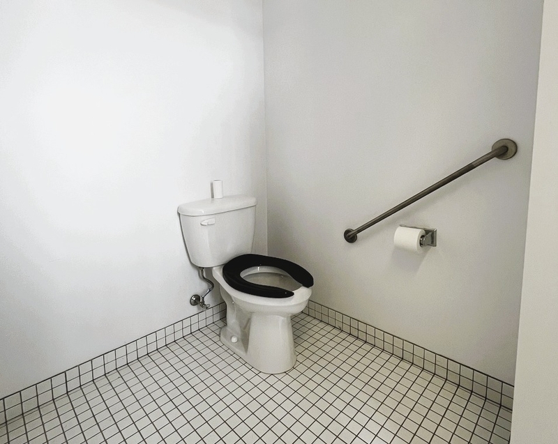 Salle de toilette homme - cabinet
