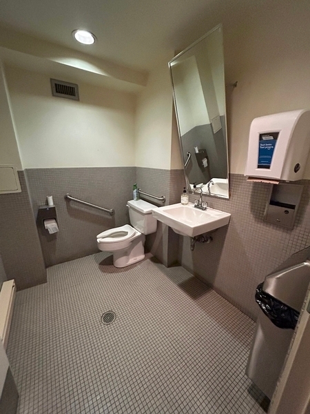 Salle de toilette universelle 