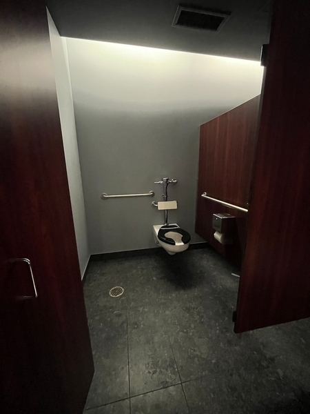 Restaurant Canti : cabinet de toilette homme