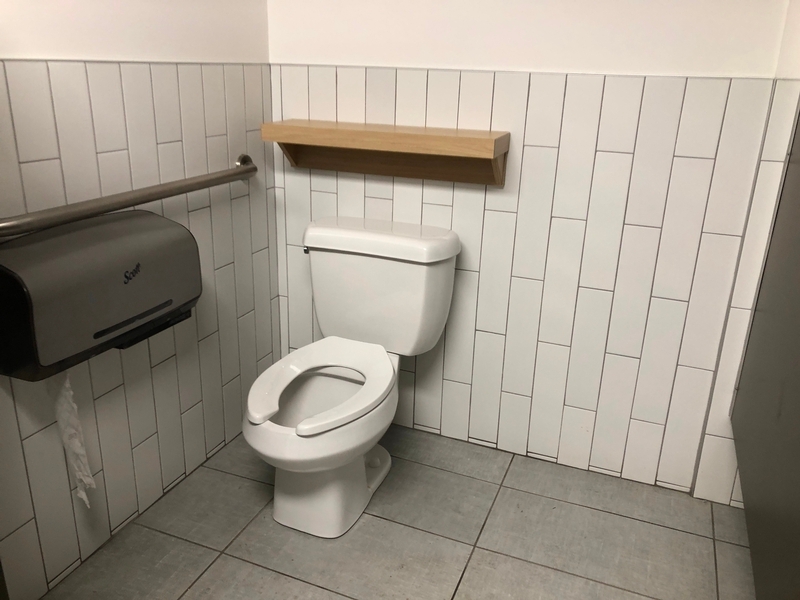 Salle de toilette pour homme 1e étage