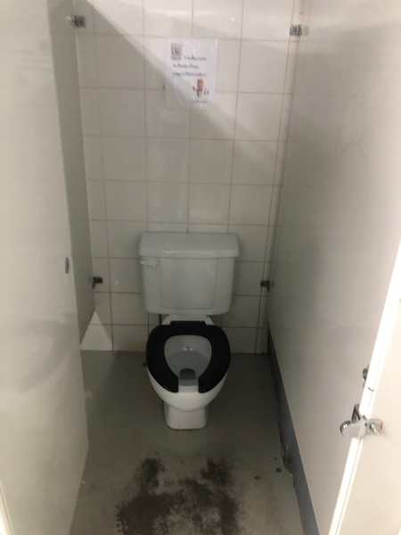 La salle de toilette pour homme