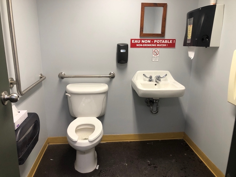 Salle de toilette universelle au rez-de-chaussée