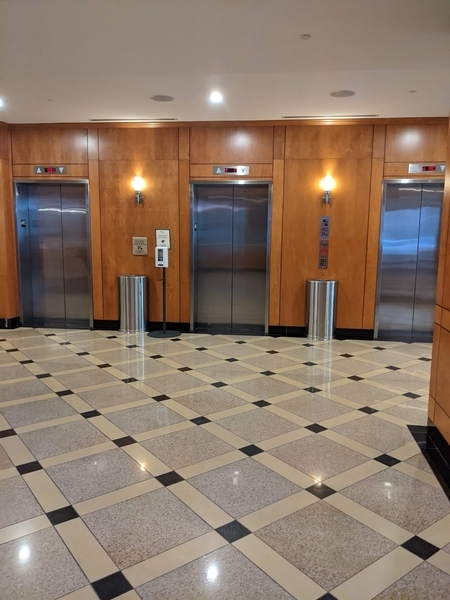 Accès aux ascenseurs