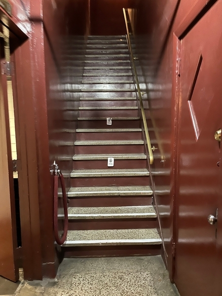 Escalier vers le 3ème étage