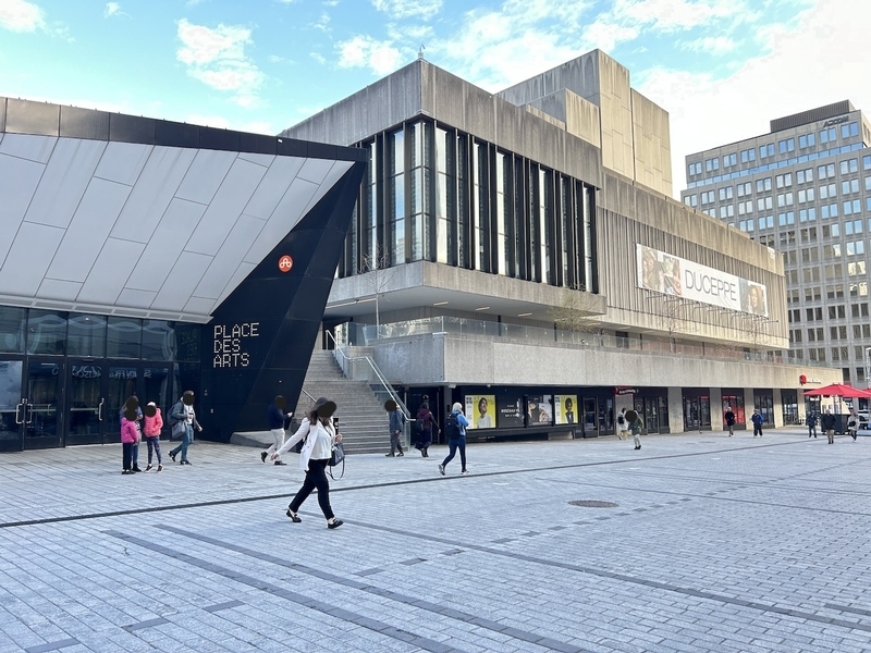 Place des Arts façade rue Saint-Catherine
