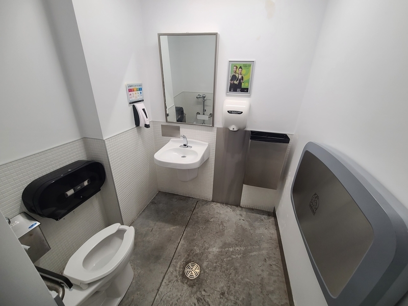 Salle de toilette située au 1er étage (non-accessible)
