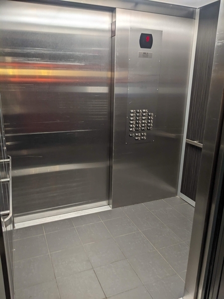 Ascenseur pour accéder aux étages