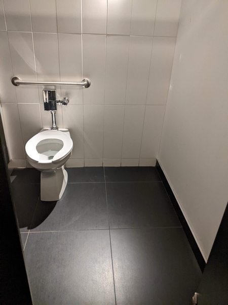 Toilette hommes 7ème étage