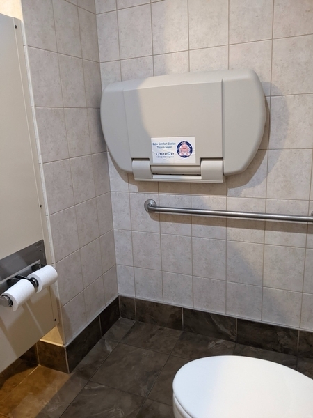 Salle de toilette femmes