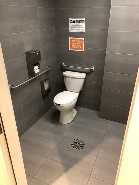 Toilette universelle au 3e étage