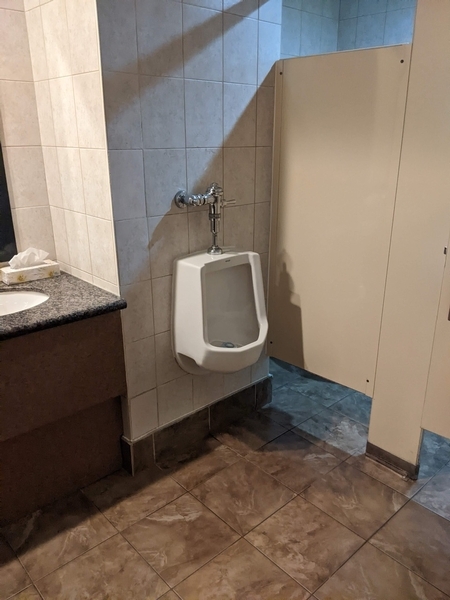Salle de toilette hommes