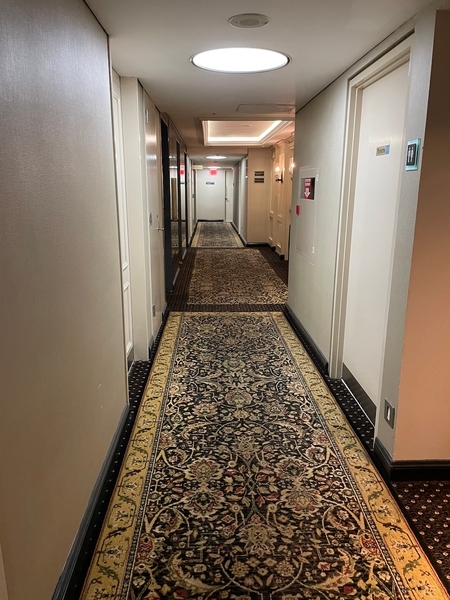 Corridor du 3e étage (salles de conférences et centre d'affaires)