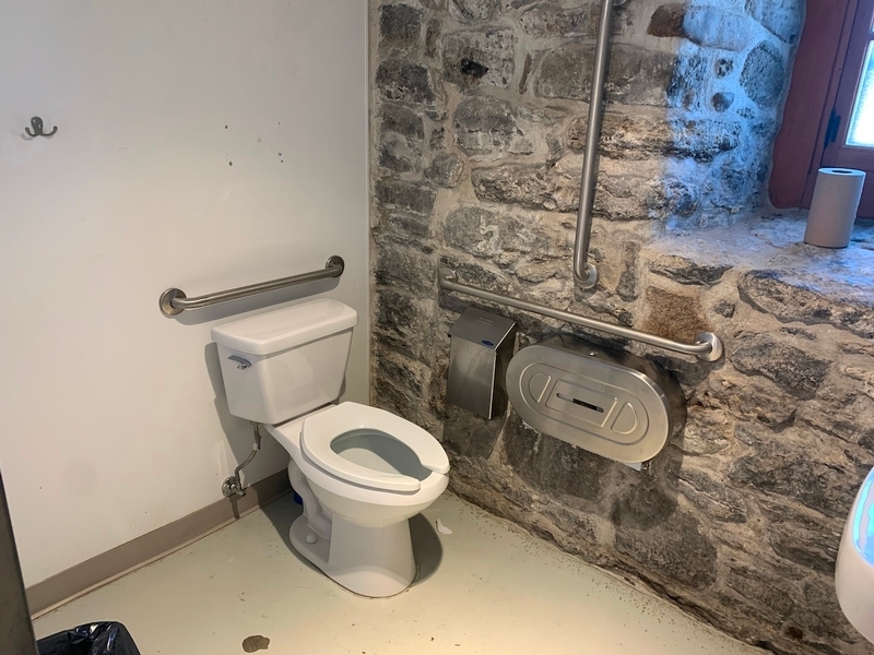 Salle de toilette de la Maison du Meunier