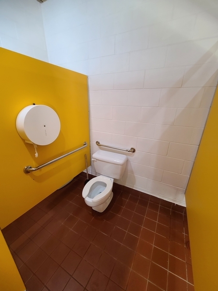 Salle de toilette - Bâtiment de services E