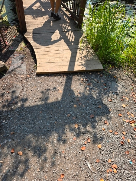 Seuil de l'autre côté de la passerelle